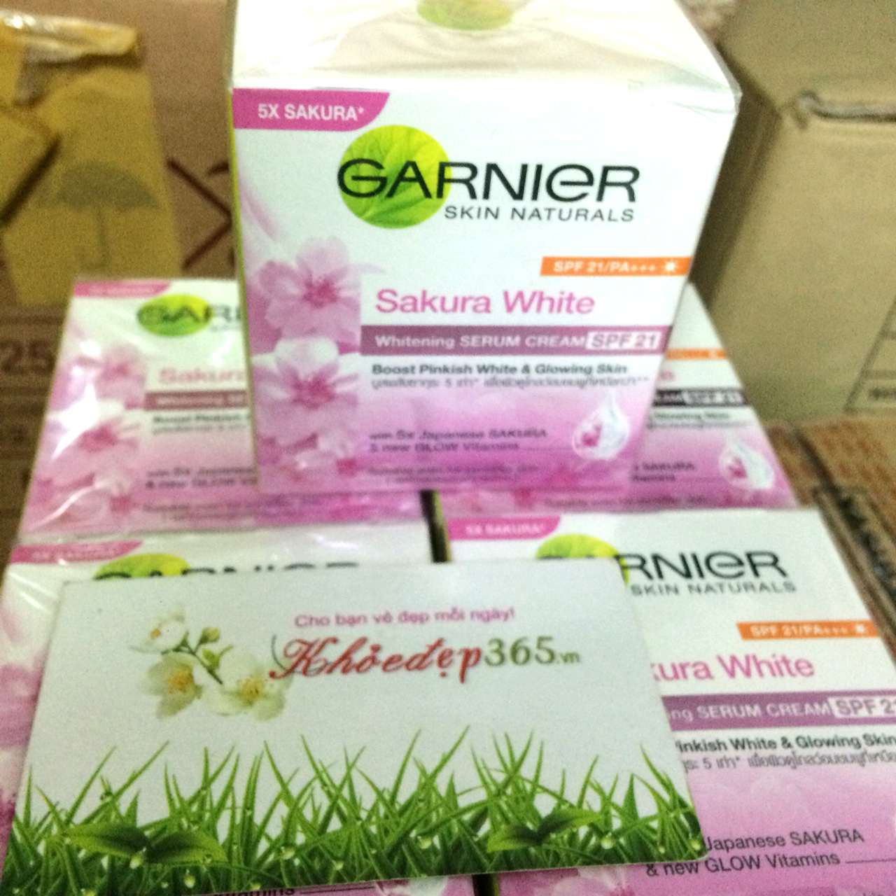 Kem Dưỡng Trắng Da Chống Nắng Garnier Sakura White SPF21 Ban Ngày Thái Lan 50ml