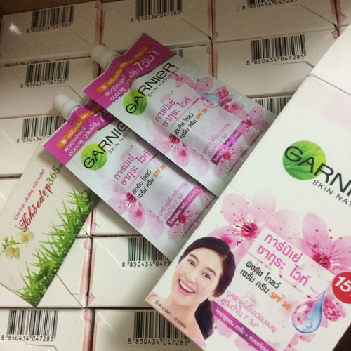 Gói Kem Dưỡng Trắng Da Chống Nắng Garnier Skin Naturals Thái Lan